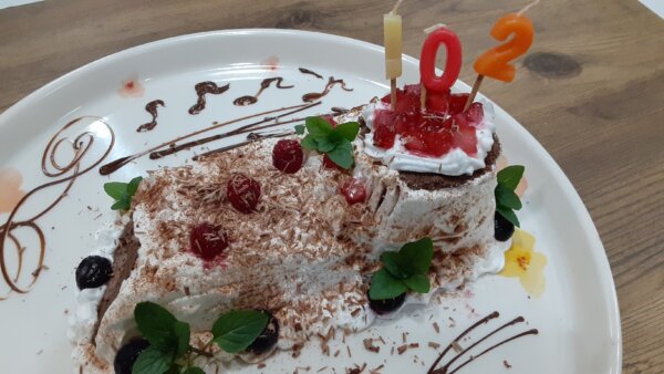 鹿児島 デイサービス 地域密着型通所介護事業 スター倶楽部　１２月誕生ケーキ２