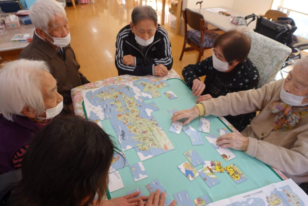 鹿児島ディサービス　日本地図パズル　レク活動