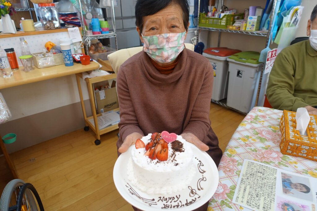 鹿児島デイサービス　スター俱楽部よしの　誕生日会　手作りケーキ