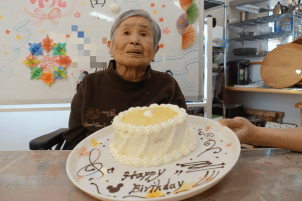 鹿児島デイサービス　誕生日　ケーキ