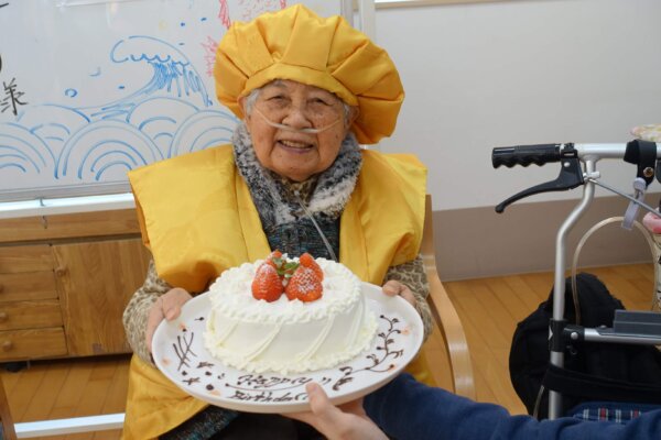 鹿児島デイサービス　誕生会　手作りケーキ