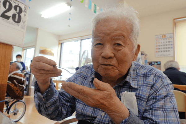 鹿児島ディサービス　誕生日　手作りケーキ