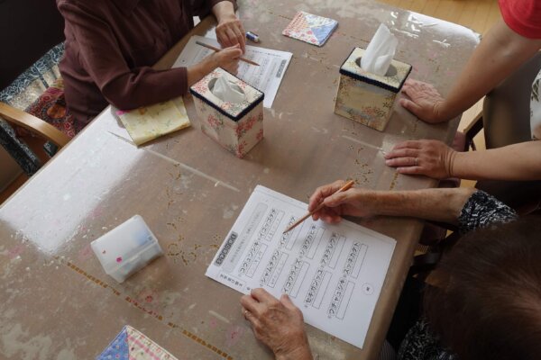 鹿児島　デイサービス　脳トレ　プリント学習