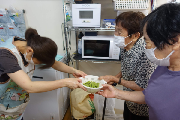 鹿児島ディサービス　園芸活動　収穫