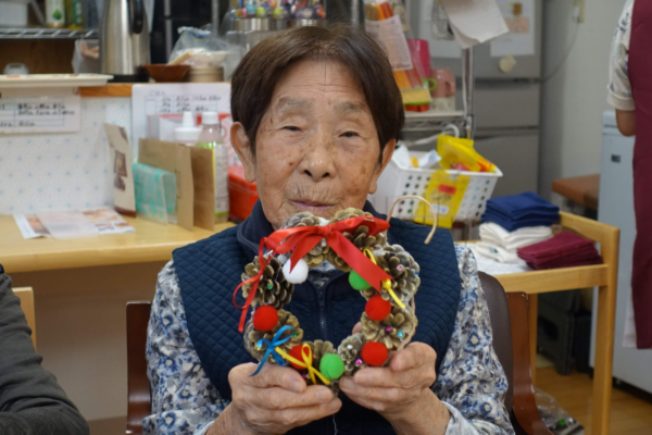 鹿児島　デイサービス　創作活動　クリスマスリース