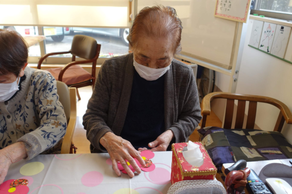 鹿児島ディサービス　創作活動　梅の花