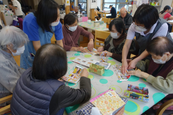 鹿児島ディサービス　創作活動　ごみ箱