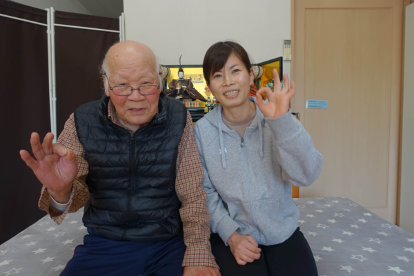 児島　デイサービス　雛祭り　飾りつけ