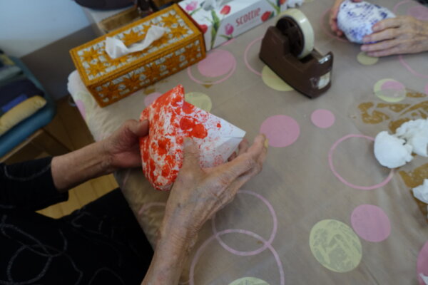 鹿児島　デイサービス　創作活動　紫陽花　壁紙作り