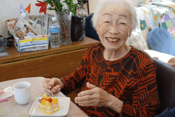 鹿児島ディサービス　ケーキ　誕生日会