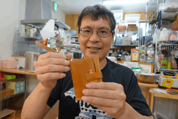 鹿児島デイサービス　創作活動　レザークラフト