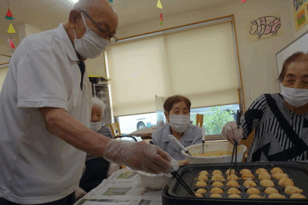 鹿児島デイサービス　おやつレク　たこ焼き