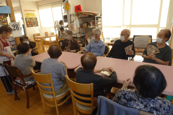 鹿児島デイサービス　トランプ大会　誕生日