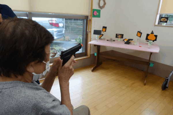 鹿児島デイサービス レク活動 射的大会