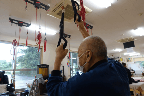 鹿児島デイサービス マシントレーニング 滑車訓練
