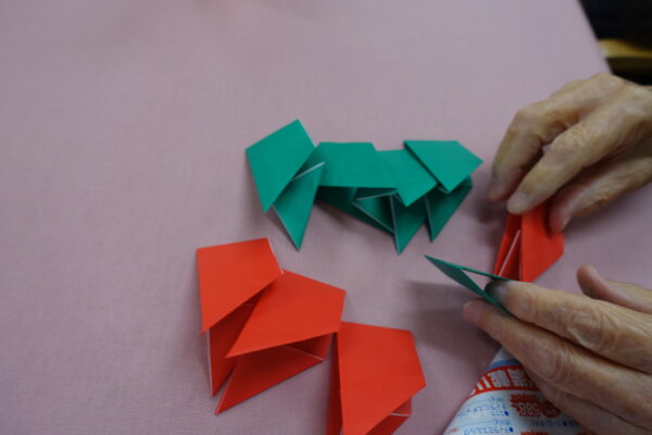 鹿児島　デイサービス　創作活動　クリスマス　リース