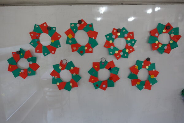 鹿児島　デイサービス　創作活動　クリスマス　リース