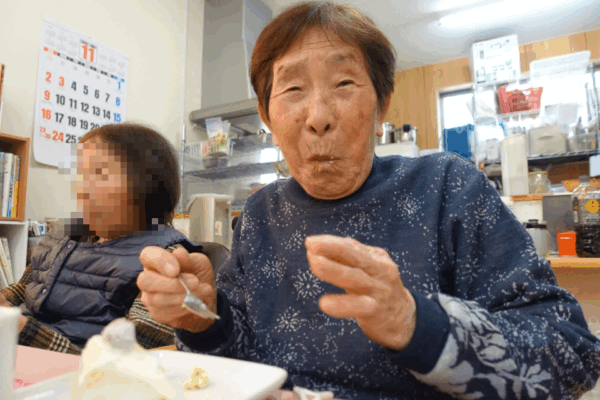 鹿児島デイサービス　誕生日会　手作りケーキ