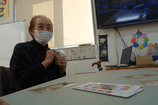 鹿児島デイサービス　レク活動　トランプ