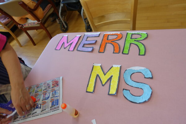 鹿児島 デイサービス 創作活動 壁紙作り