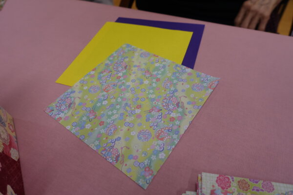 鹿児島　デイサービス　創作活動　コマ　正月