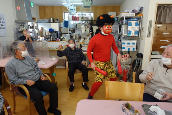 鹿児島　デイサービス　節分　豆まき