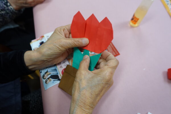 鹿児島 デイサービス 創作活動 チューリップ