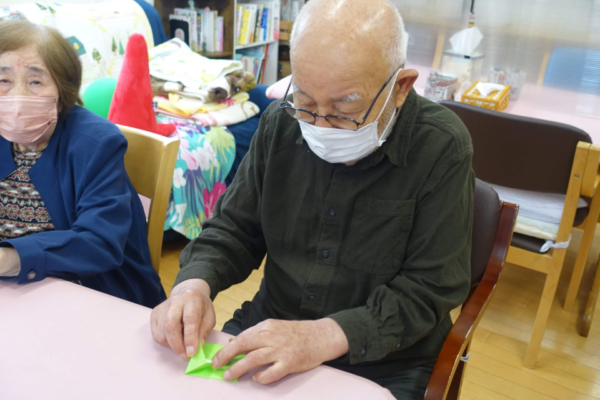 鹿児島ディサービス 創作活動 四葉のクローバー