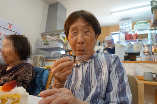 鹿児島ディサービス 誕生日会 手作りケーキ