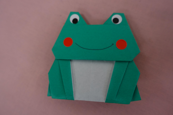 鹿児島ディサービス　創作活動　カエル