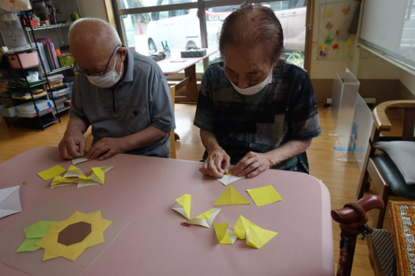 鹿児島ディサービス　創作活動　ひまわり