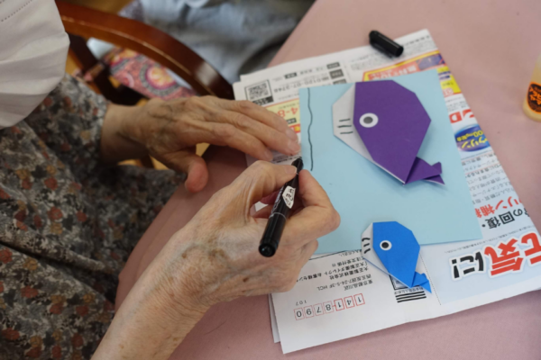 鹿児島ディサービス　創作活動　クジラ