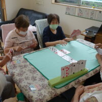 鹿児島ディサービススター俱楽部よしの　トランプ　活動