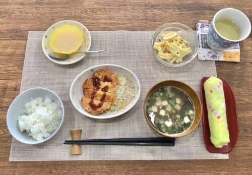 鹿児島 デイサービス 地域密着型通所介護事業 スター倶楽部 とんかつ定食