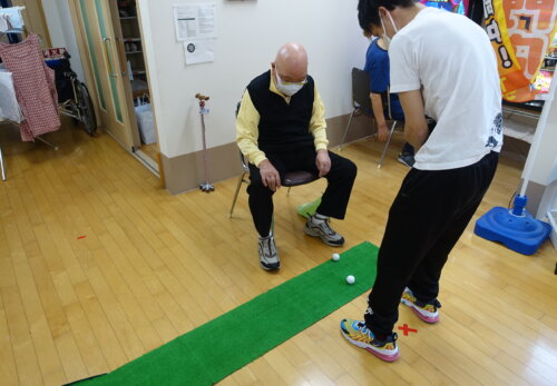 鹿児島 デイサービス 地域密着型通所介護事業 スター倶楽部　ゴルフレッスン