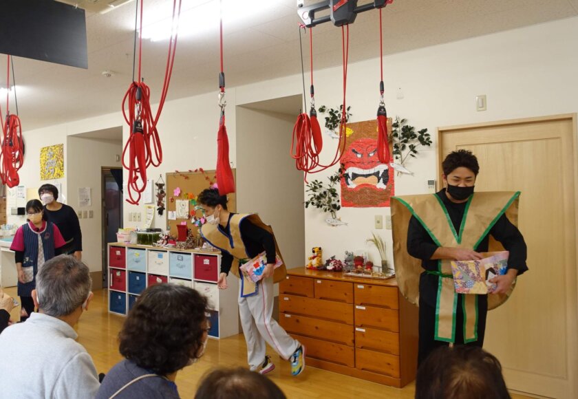 鹿児島ディサービス　節分　豆まき