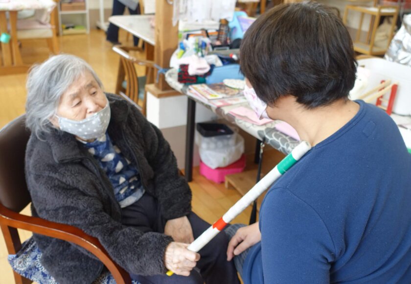 鹿児島ディサービス　活動　肩たたき