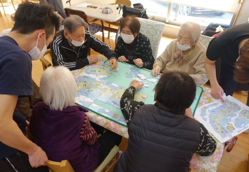 鹿児島ディサービス 日本地図パズル レク活動