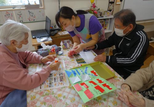 鹿児島ディサービス　創作活動　折り紙