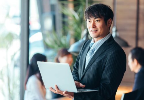デイサービスの管理者(経営者)の仕事内容は?|必要な資格はある?