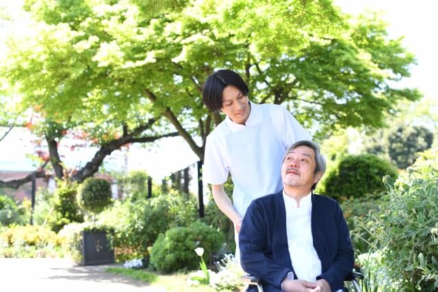 デイサービスに向いている性格とは?|悩んでしまうときの対処法は?