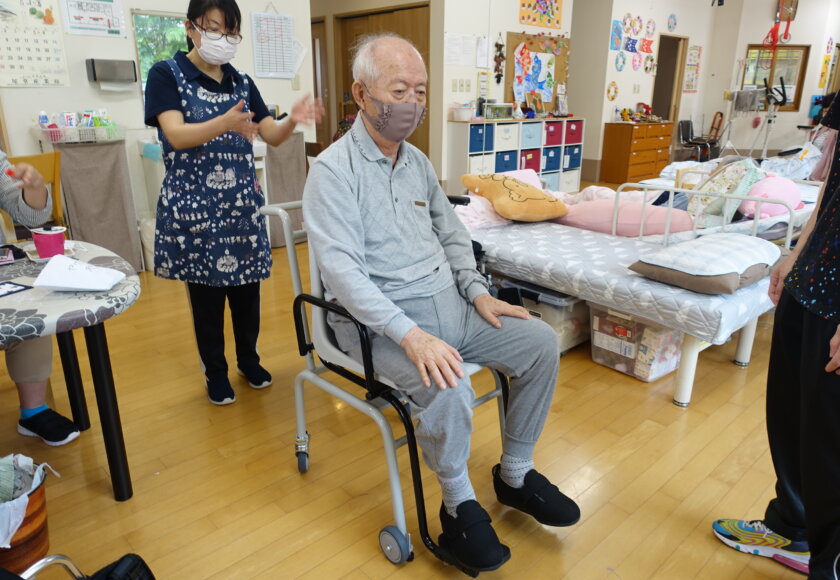 鹿児島ディサービス　体重計　測定