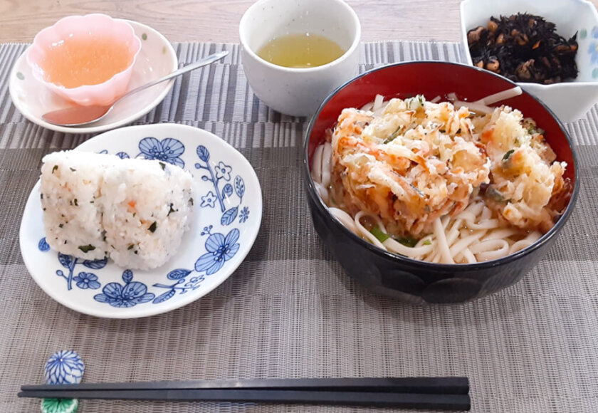 デイサービス 手作り 昼食 スター倶楽部 鹿児島 かき揚げうどん定食