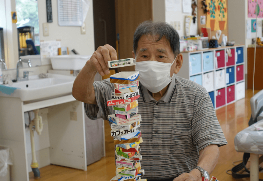 鹿児島ディサービス　牛乳パック積み　活動