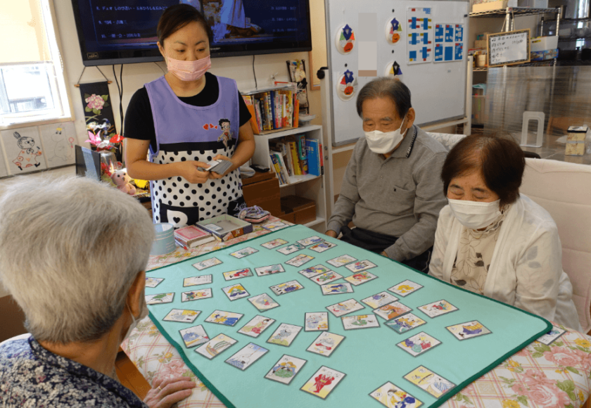鹿児島ディサービス　カルタ　活動