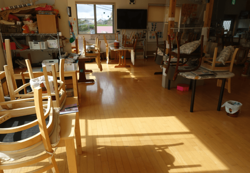 鹿児島デイサービス ワックス掛け 作業