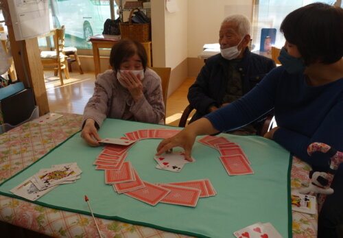 鹿児島ディサービス　トランプ　活動