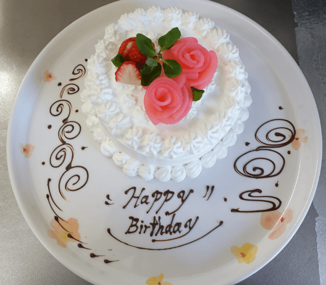 鹿児島ディサービス　誕生日会　手作りケーキ