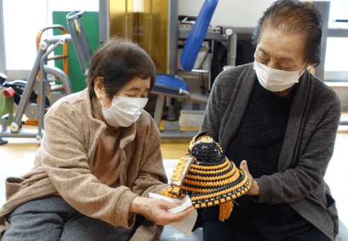 鹿児島ディサービス 兜飾り 登場