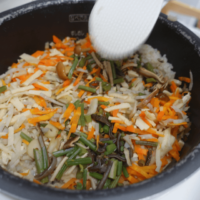 鹿児島ディサービス　山菜炊き込みご飯　昼食